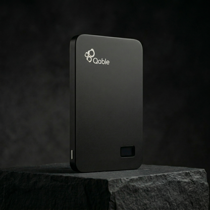 Qable Slim Magnetic Power Bank 5,000mAh in Black